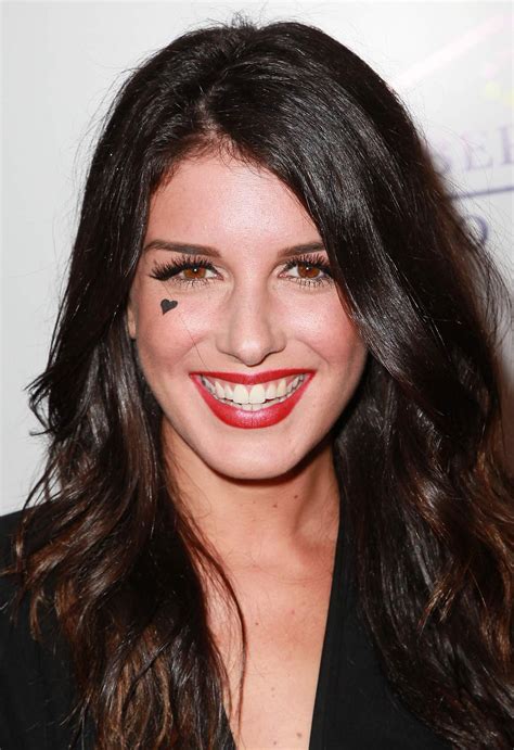 shenae grimes-beech